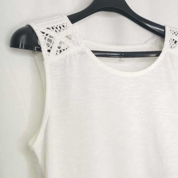 💙3/$25💙Gap White Cotton Sleeveless‎ Crochet Detail Casual Lightweight Tank Top - Picture 3 of 8